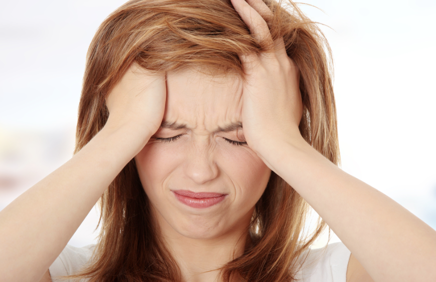 Deze 6 tekenen van stress mag je niet negeren