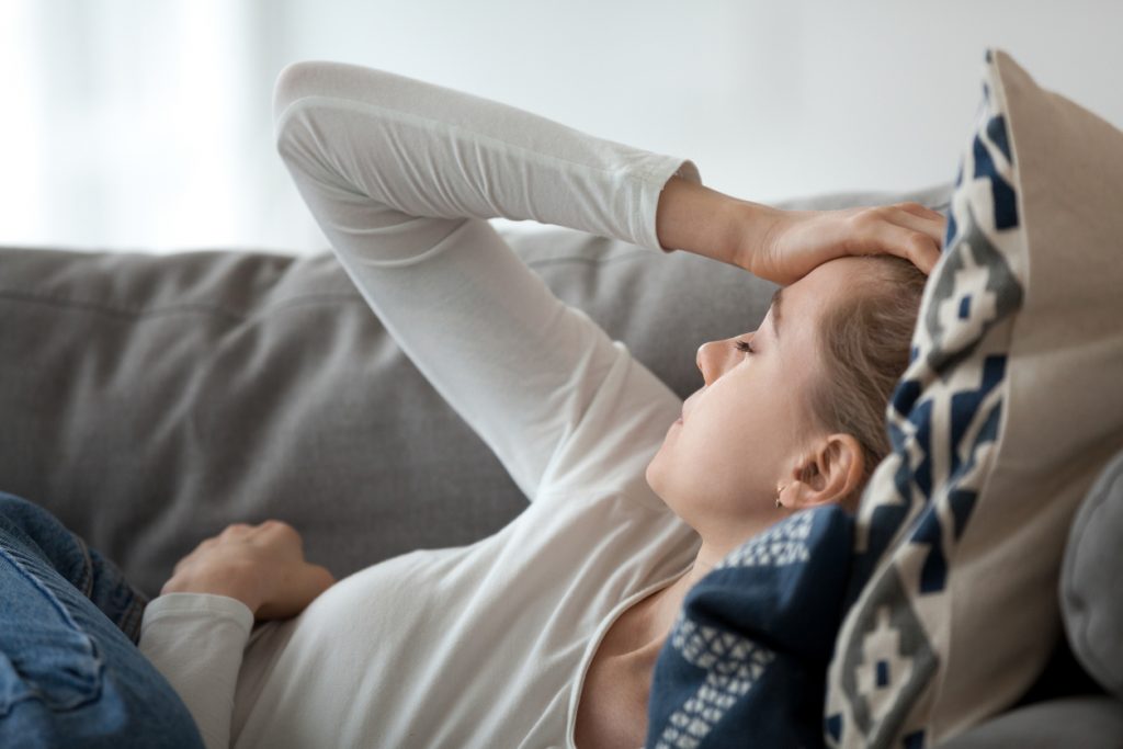 Nieuw onderzoek: 33% van de migrainepatiënten praat er liever niet over