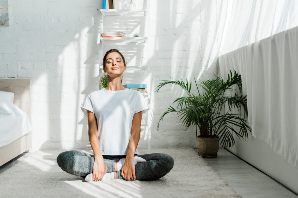 INTERNATIONAL YOGA DAG De voordelen van yoga + 3 oefeningen voor beginners