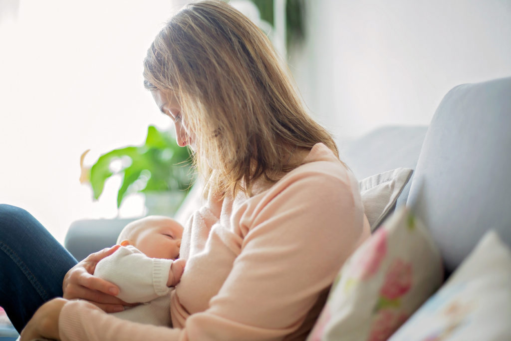 Waarom borstvoeding geven? 8 Stellingen nader onderzocht!