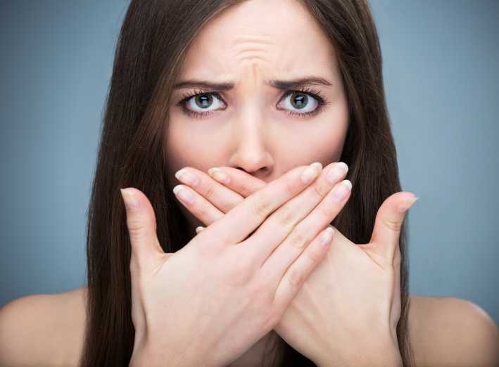 Que faire contre les dents de travers, décolorées ou hypersensibles ?