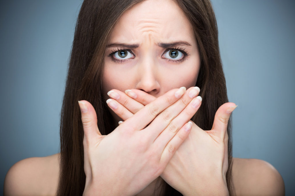 Wat kan je doen tegen scheve, verkleurde of overgevoelige tanden?